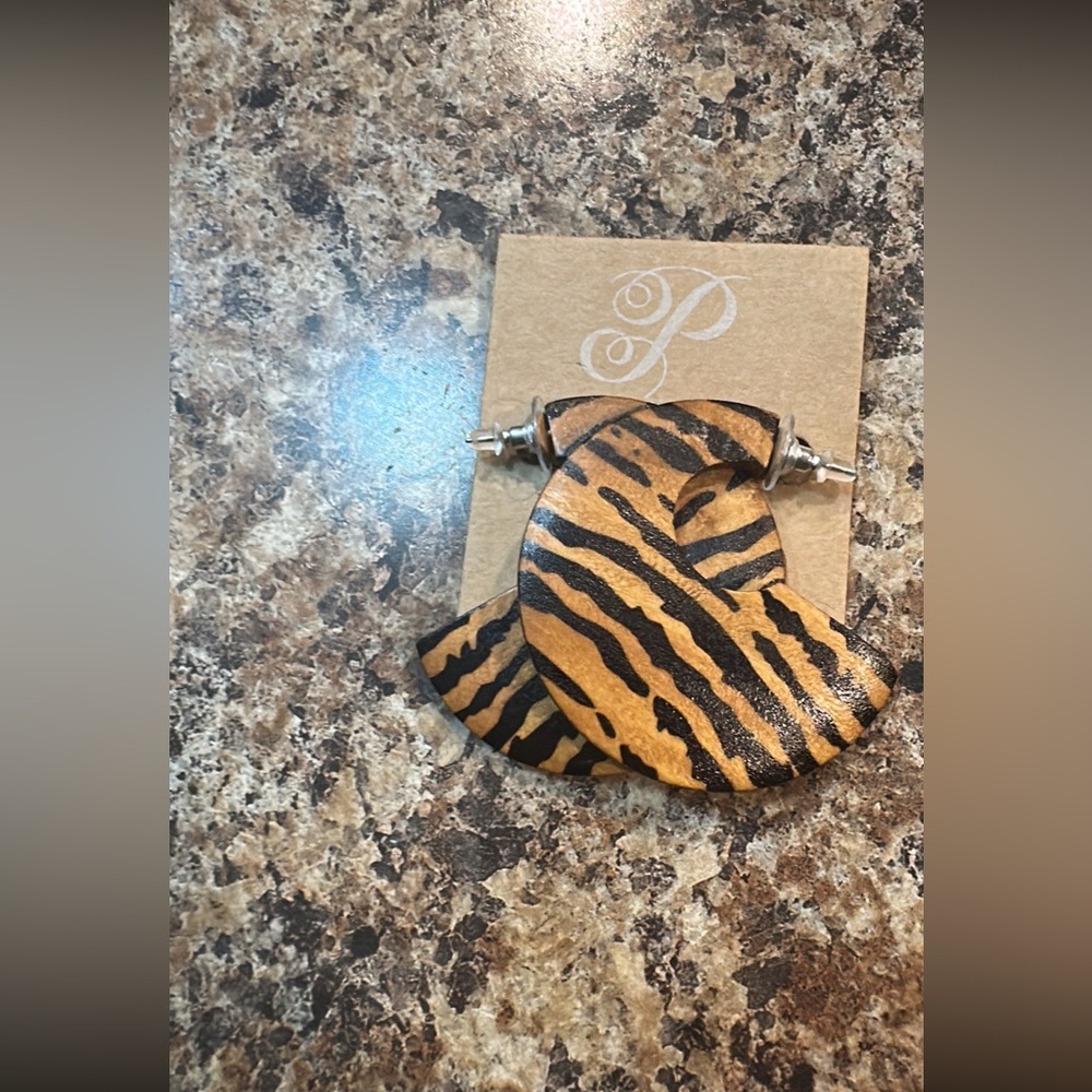 Plunder Tiger Stripe Wooden Earrings new